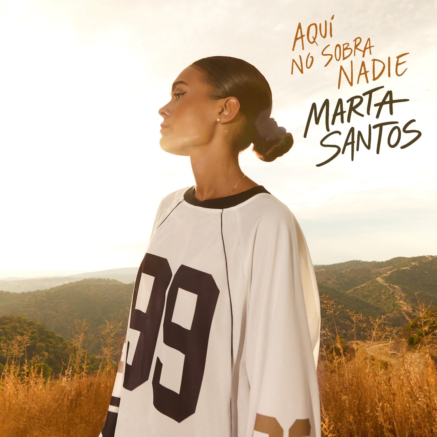 Aquí No Sobra Nadie - CD BOX + Camiseta Exclusiva + Postal Firmada