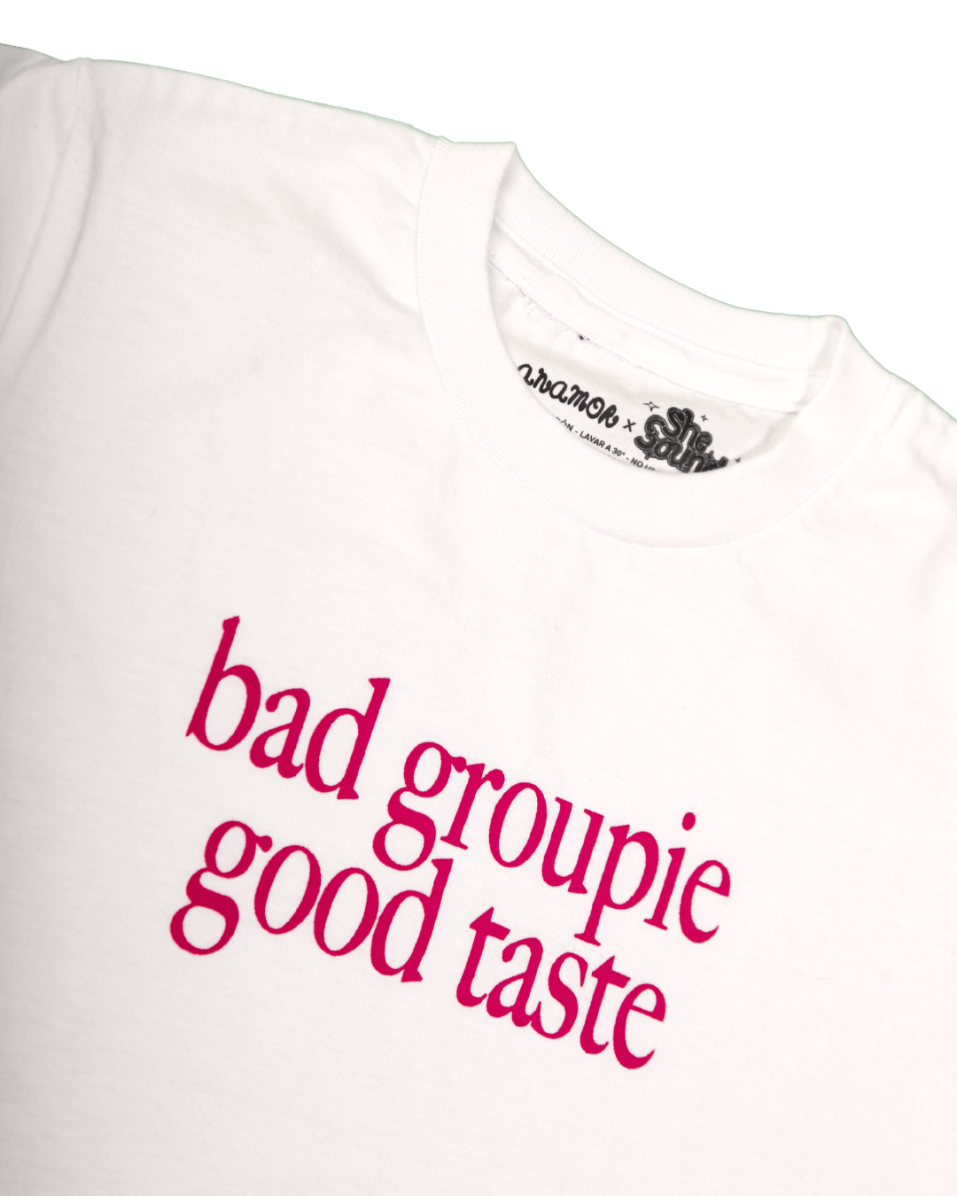 She Sounds - Camiseta "Bad Groupie" (Color Blanco)
